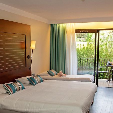 Hotel Les Jardins De Сен Максим Екстериор снимка