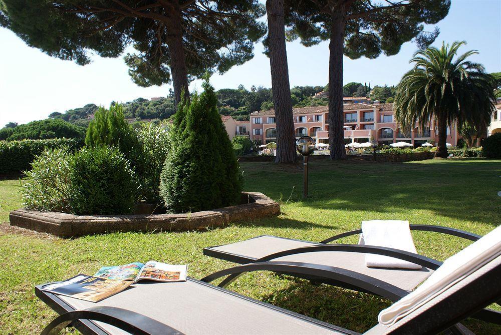 Hotel Les Jardins De Сен Максим Екстериор снимка