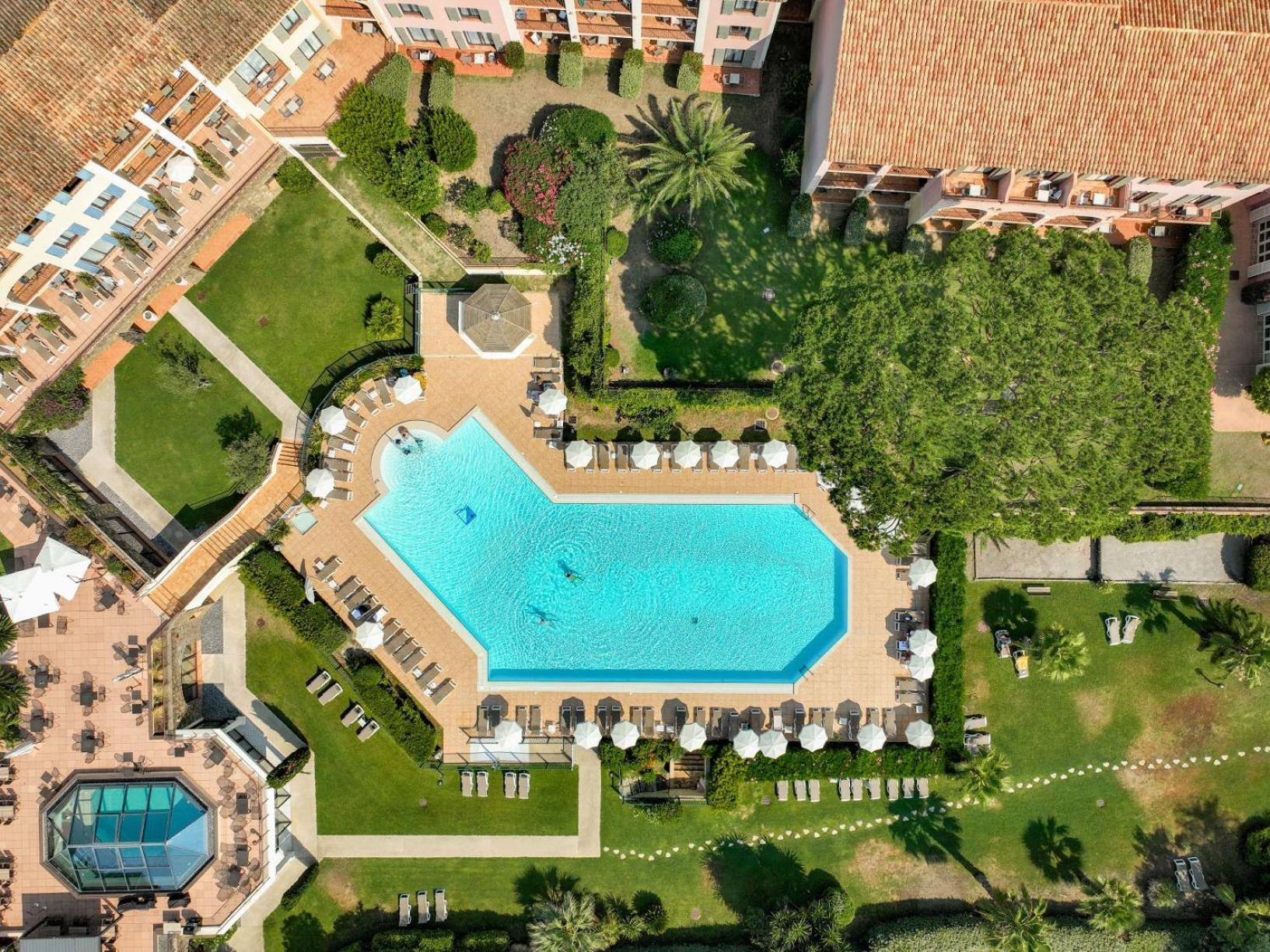 Hotel Les Jardins De Сен Максим Екстериор снимка