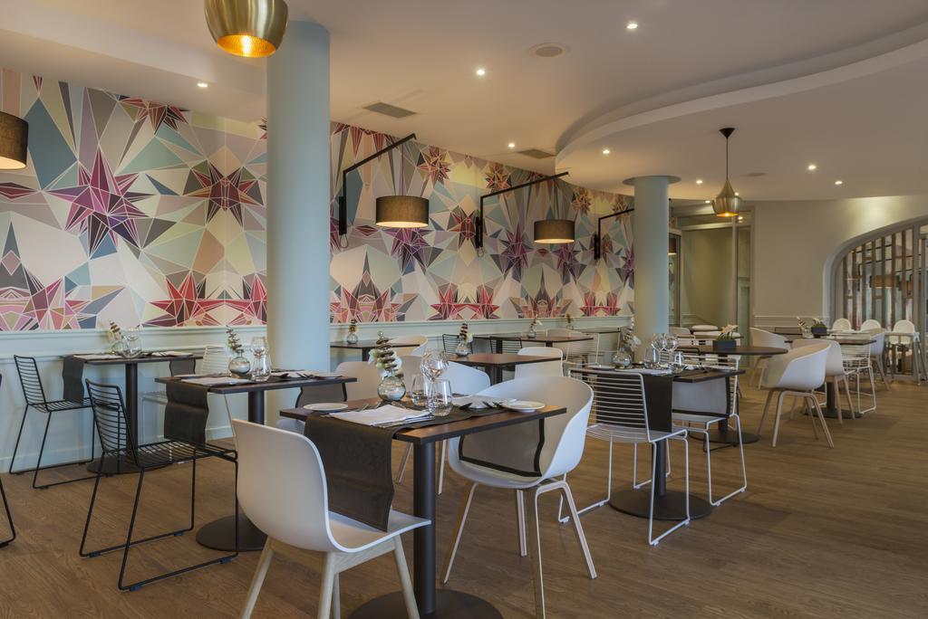 Hotel Les Jardins De Сен Максим Екстериор снимка