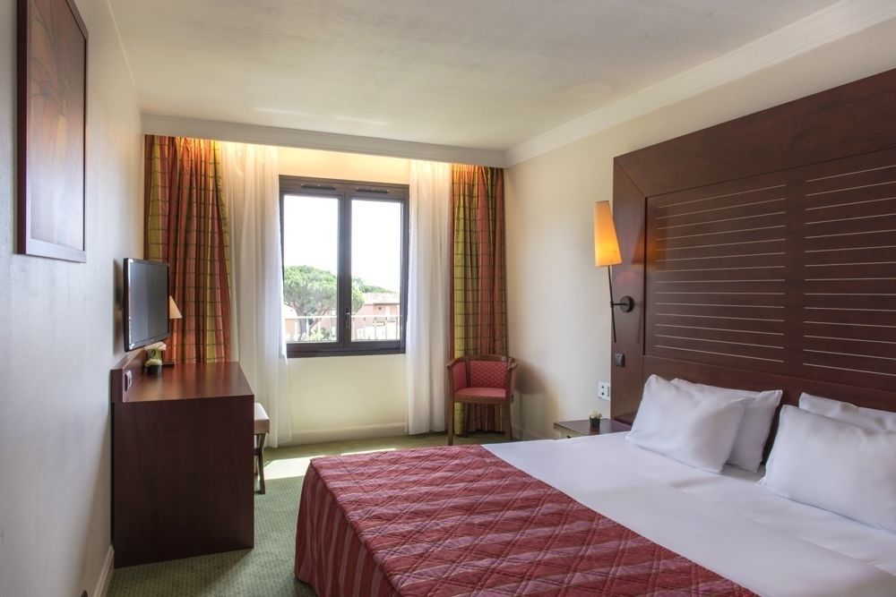 Hotel Les Jardins De Сен Максим Екстериор снимка