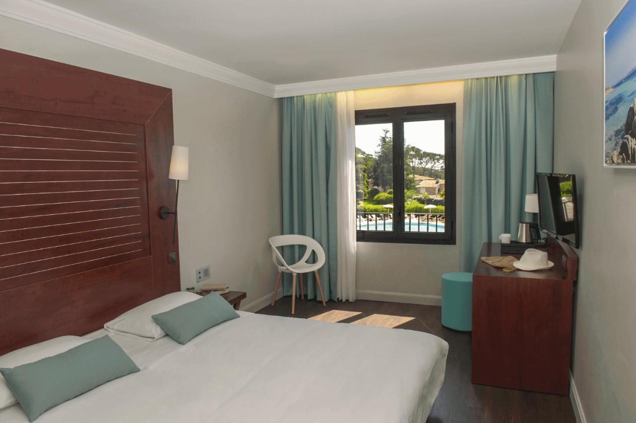 Hotel Les Jardins De Сен Максим Екстериор снимка